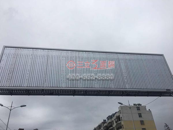 江蘇省揚州市寶應(yīng)縣跨街龍門架三面翻廣告牌案例施工圖片